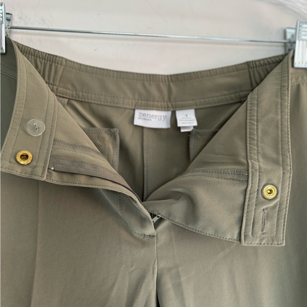 Chicos Zenergy Capri Length Pants New Condition